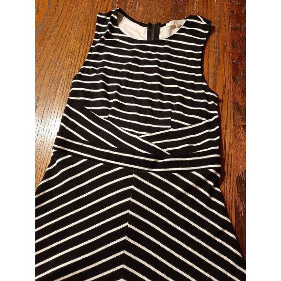 Small Rewind Black White Striped Criss Cross Waist Sleeveless Sundress Casual - Picture 2 of 4